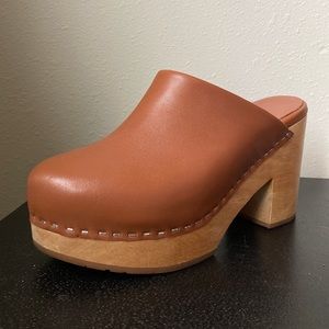 Size 7 Women’s Marlo Clog in Luggage by Charlotte Stone shoes